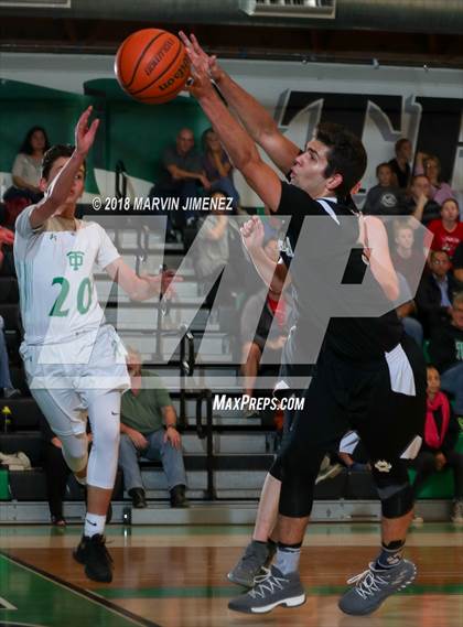 Thumbnail 2 in Calabasas @ Thousand Oaks photogallery.