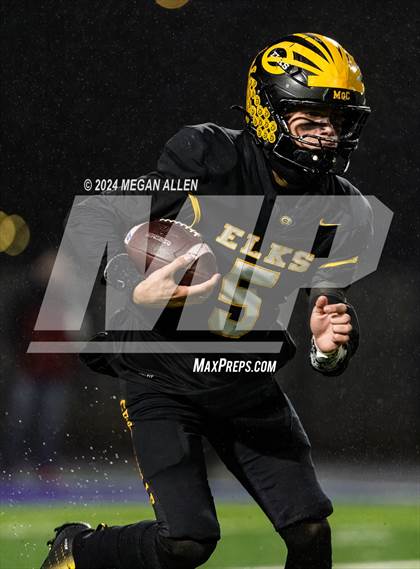 Thumbnail 3 in Centerville vs. Wayne (OHSAA District 2 Regional Championship) photogallery.
