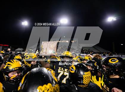 Thumbnail 2 in Centerville vs. Wayne (OHSAA District 2 Regional Championship) photogallery.