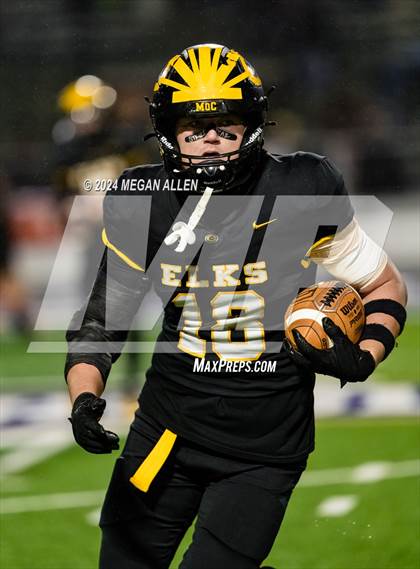 Thumbnail 2 in Centerville vs. Wayne (OHSAA District 2 Regional Championship) photogallery.