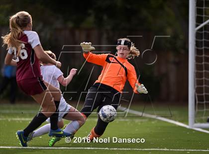 Thumbnail 2 in Menlo School vs. Sacred Heart Prep photogallery.