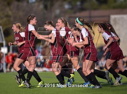 Thumbnail 3 in Menlo School vs. Sacred Heart Prep photogallery.