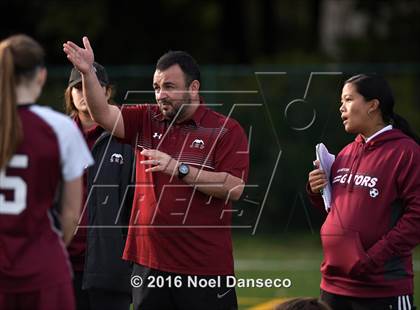 Thumbnail 2 in Menlo School vs. Sacred Heart Prep photogallery.