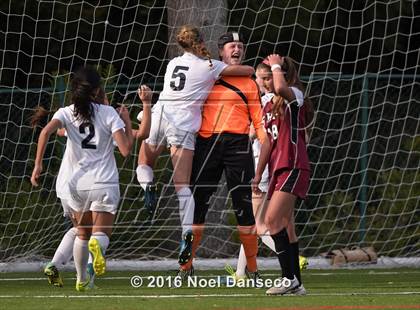 Thumbnail 3 in Menlo School vs. Sacred Heart Prep photogallery.