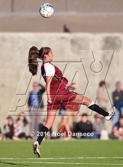 Thumbnail 3 in Menlo School vs. Sacred Heart Prep photogallery.