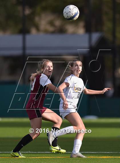 Thumbnail 2 in Menlo School vs. Sacred Heart Prep photogallery.