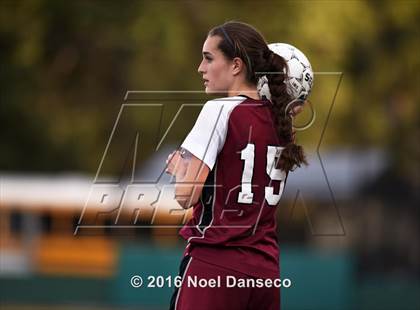 Thumbnail 3 in Menlo School vs. Sacred Heart Prep photogallery.