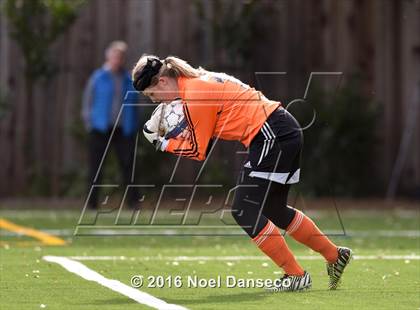 Thumbnail 2 in Menlo School vs. Sacred Heart Prep photogallery.