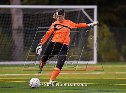 Thumbnail 2 in Menlo School vs. Sacred Heart Prep photogallery.