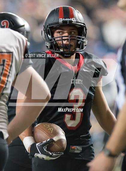 Thumbnail 2 in Liberty vs. Kalama (WIAA 2B Final) photogallery.