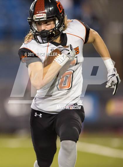 Thumbnail 2 in Liberty vs. Kalama (WIAA 2B Final) photogallery.