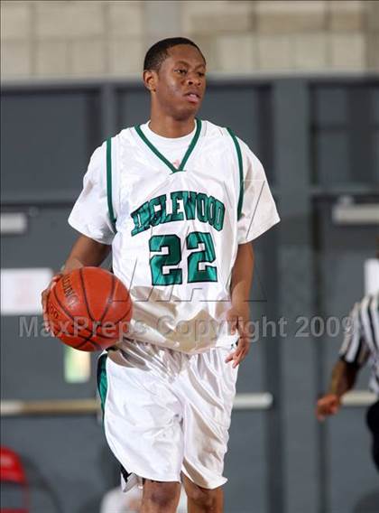 Thumbnail 2 in Inglewood vs. Ocean View (CIF SS D4-AA Final) photogallery.