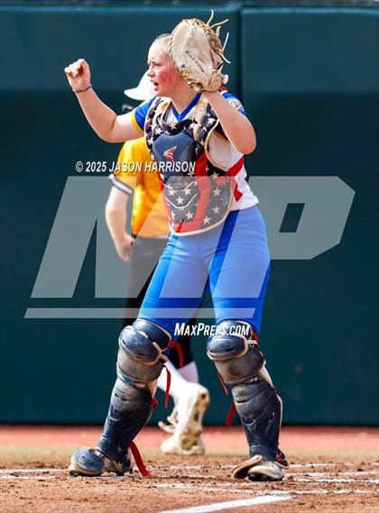 Thumbnail 3 in Brookeland vs. Jonesboro (UIL Softball 1A Final) photogallery.