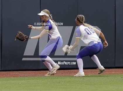 Thumbnail 3 in Brookeland vs. Jonesboro (UIL Softball 1A Final) photogallery.
