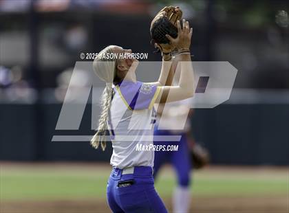 Thumbnail 3 in Brookeland vs. Jonesboro (UIL Softball 1A Final) photogallery.