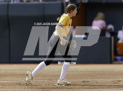 Thumbnail 1 in Brookeland vs. Jonesboro (UIL Softball 1A Final) photogallery.