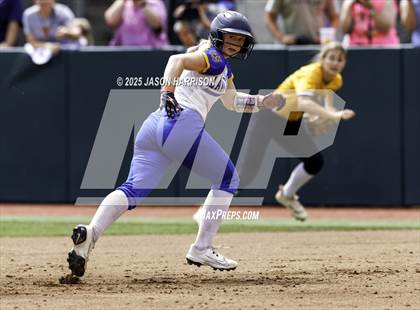 Thumbnail 3 in Brookeland vs. Jonesboro (UIL Softball 1A Final) photogallery.