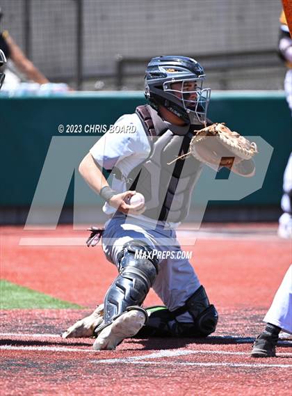 Thumbnail 2 in Valley vs. St. Pius X (NMAA 4A Semifinal) photogallery.