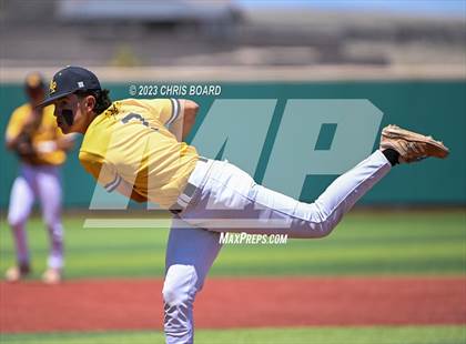 Thumbnail 2 in Valley vs. St. Pius X (NMAA 4A Semifinal) photogallery.