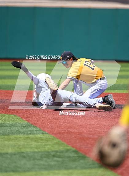 Thumbnail 1 in Valley vs. St. Pius X (NMAA 4A Semifinal) photogallery.