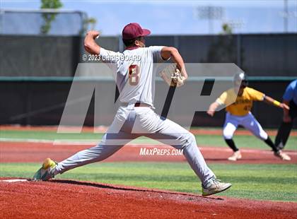 Thumbnail 2 in Valley vs. St. Pius X (NMAA 4A Semifinal) photogallery.