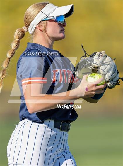 Thumbnail 1 in Legend @ Douglas County (CHSAA 5A Championship Semifinal) photogallery.