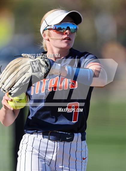 Thumbnail 1 in Legend @ Douglas County (CHSAA 5A Championship Semifinal) photogallery.