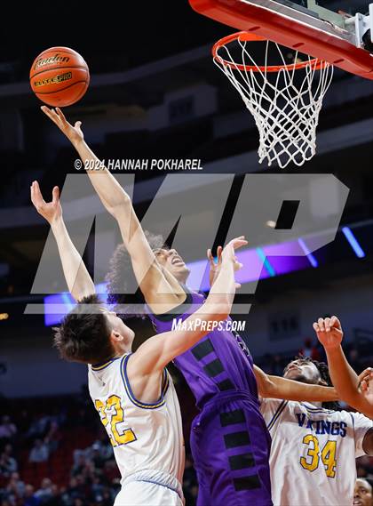 Thumbnail 1 in Omaha Central vs. Omaha North (NSAA Class A Quarterfinal) photogallery.