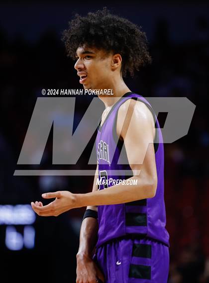 Thumbnail 1 in Omaha Central vs. Omaha North (NSAA Class A Quarterfinal) photogallery.