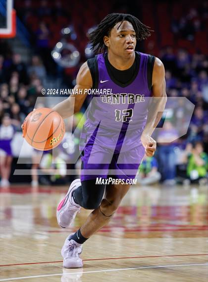 Thumbnail 2 in Omaha Central vs. Omaha North (NSAA Class A Quarterfinal) photogallery.