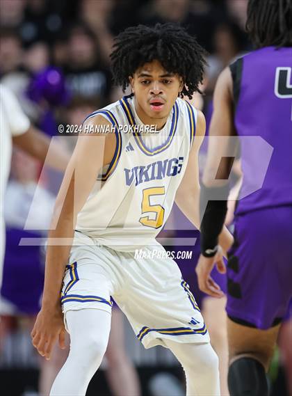 Thumbnail 3 in Omaha Central vs. Omaha North (NSAA Class A Quarterfinal) photogallery.