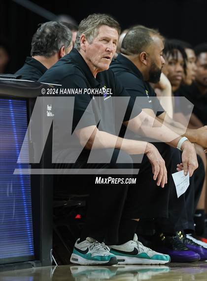 Thumbnail 3 in Omaha Central vs. Omaha North (NSAA Class A Quarterfinal) photogallery.
