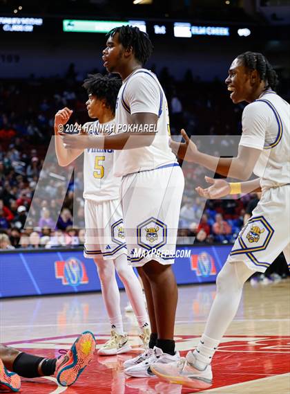Thumbnail 3 in Omaha Central vs. Omaha North (NSAA Class A Quarterfinal) photogallery.