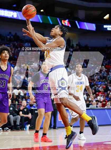 Thumbnail 3 in Omaha Central vs. Omaha North (NSAA Class A Quarterfinal) photogallery.