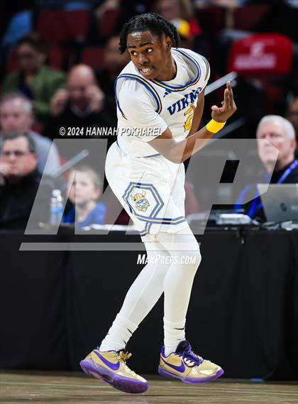 Thumbnail 3 in Omaha Central vs. Omaha North (NSAA Class A Quarterfinal) photogallery.