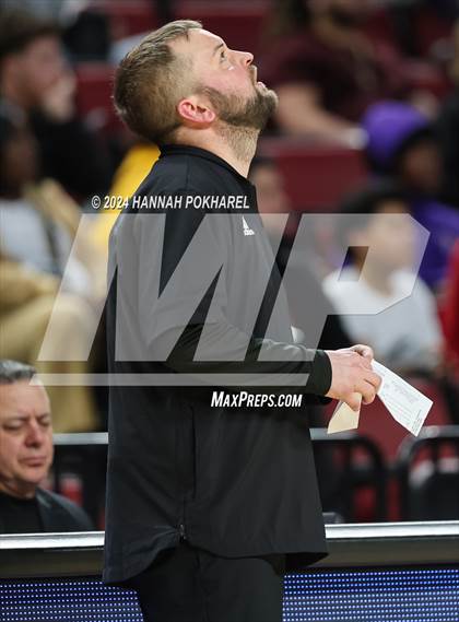Thumbnail 3 in Omaha Central vs. Omaha North (NSAA Class A Quarterfinal) photogallery.