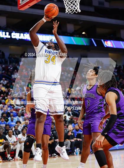 Thumbnail 1 in Omaha Central vs. Omaha North (NSAA Class A Quarterfinal) photogallery.