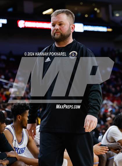 Thumbnail 3 in Omaha Central vs. Omaha North (NSAA Class A Quarterfinal) photogallery.