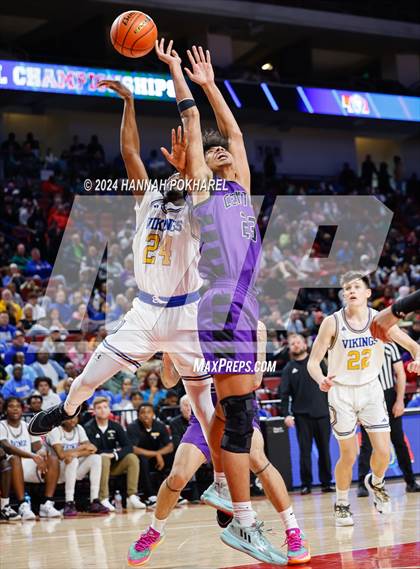 Thumbnail 1 in Omaha Central vs. Omaha North (NSAA Class A Quarterfinal) photogallery.