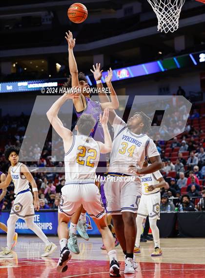 Thumbnail 2 in Omaha Central vs. Omaha North (NSAA Class A Quarterfinal) photogallery.