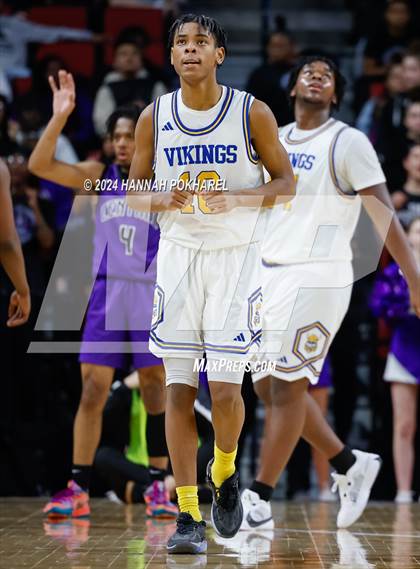 Thumbnail 2 in Omaha Central vs. Omaha North (NSAA Class A Quarterfinal) photogallery.