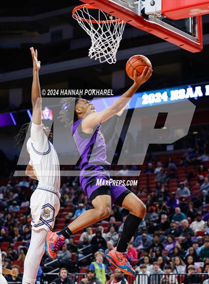 Thumbnail 3 in Omaha Central vs. Omaha North (NSAA Class A Quarterfinal) photogallery.