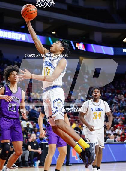 Thumbnail 1 in Omaha Central vs. Omaha North (NSAA Class A Quarterfinal) photogallery.