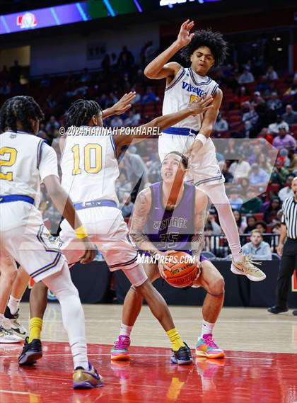 Thumbnail 2 in Omaha Central vs. Omaha North (NSAA Class A Quarterfinal) photogallery.