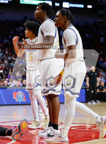 Thumbnail 1 in Omaha Central vs. Omaha North (NSAA Class A Quarterfinal) photogallery.