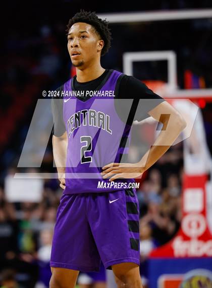 Thumbnail 1 in Omaha Central vs. Omaha North (NSAA Class A Quarterfinal) photogallery.