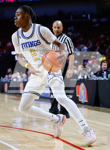 Thumbnail 1 in Omaha Central vs. Omaha North (NSAA Class A Quarterfinal) photogallery.