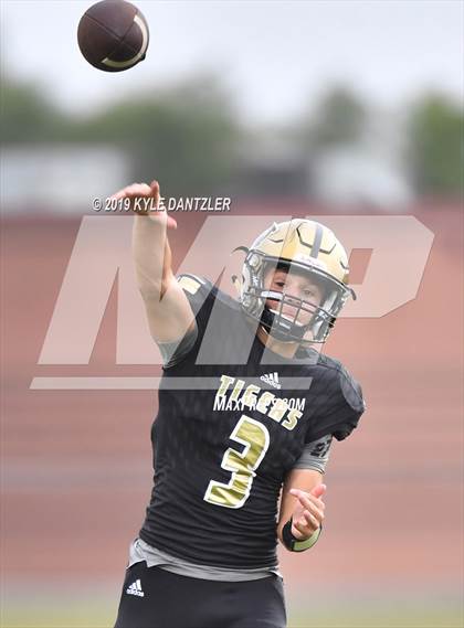 Thumbnail 3 in Lindsay @ Whitewright photogallery.
