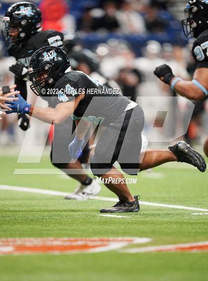 Thumbnail 2 in Vandegrift vs. Harlan (UIL 6A Division II Regional Semifinal) photogallery.