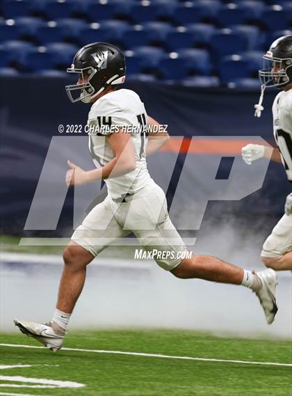 Thumbnail 3 in Vandegrift vs. Harlan (UIL 6A Division II Regional Semifinal) photogallery.